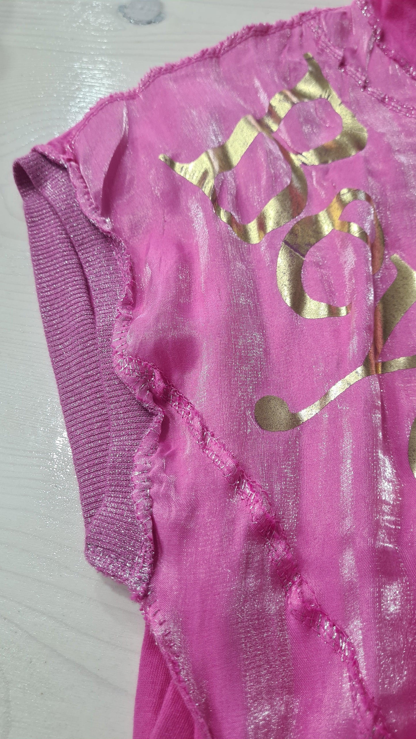 Camicetta da Donna Fucsia, Elegante Maniche Vorte Asimmetrica con Cappuccio/Made in ITALY