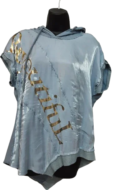 Maglietta In Blu Chiaro da Donna, Elegante, Asimmetrica con Scritta Dorata, Maniche Corte e Cappuccio