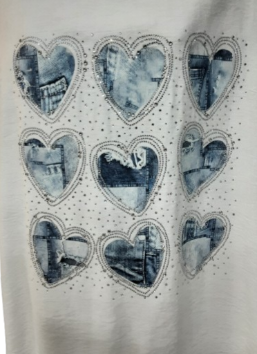 Maglietta Bianca con Cuori  – Maniche Corte e Cappuccio|Made in Italy