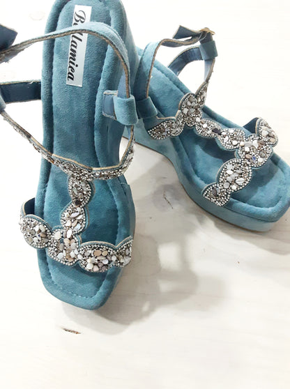 Sandali Alti con Zeppa Azzurri Donna – Eleganti e Comode con Dettagli Gioiello