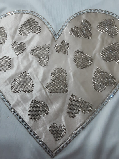 Maglietta Bianca con Cuore Dorato – Raffinata e Versatile |Made in Italy