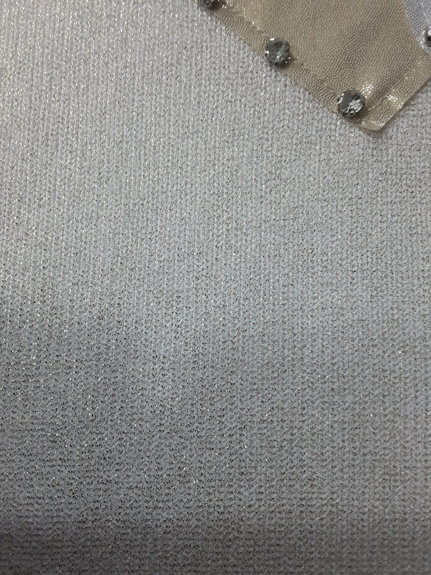 Maglietta da Donna Bianca con Cuore Dorato – Raffinata e Versatile Made in Italy