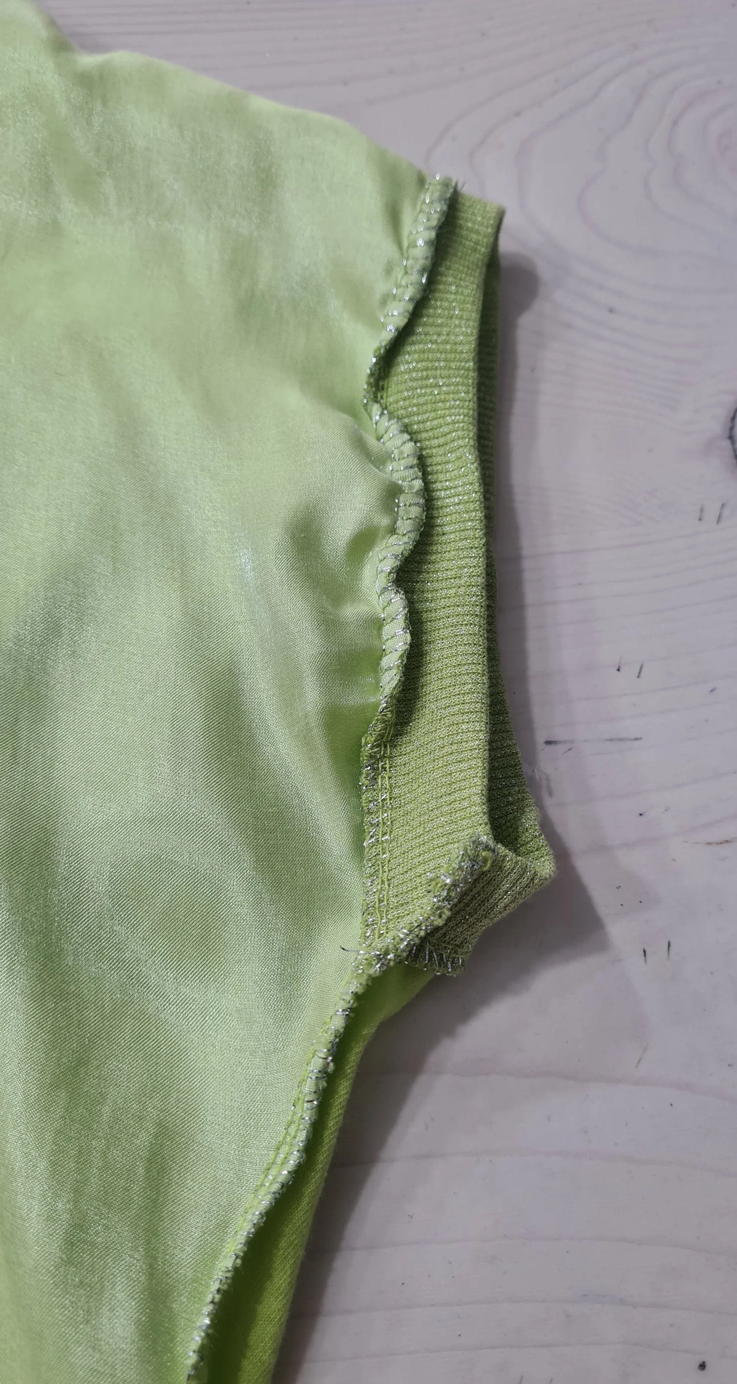 Maglietta da donna Verde con Cappuccio Maniche corte Asimmetrica/ Made in ITALY