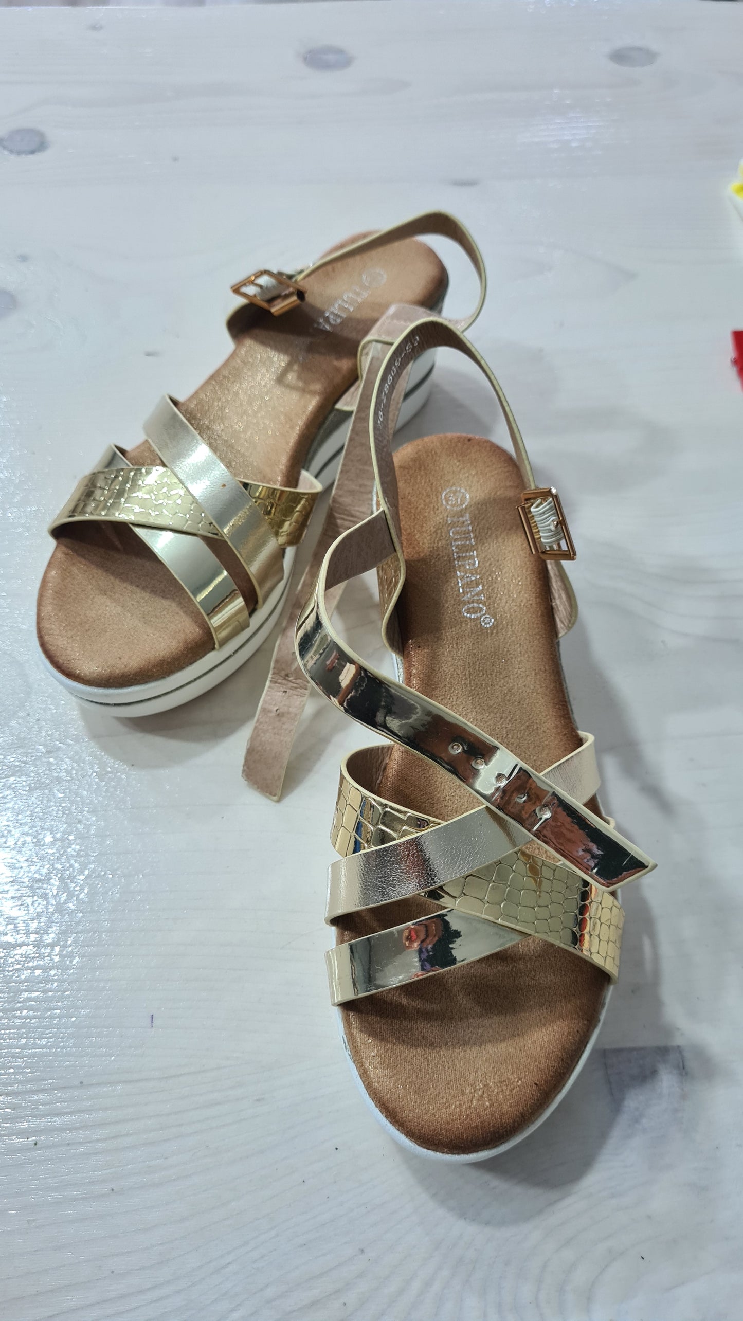 Sandali Eleganti Donna Dorati con Zeppa e Cinturino