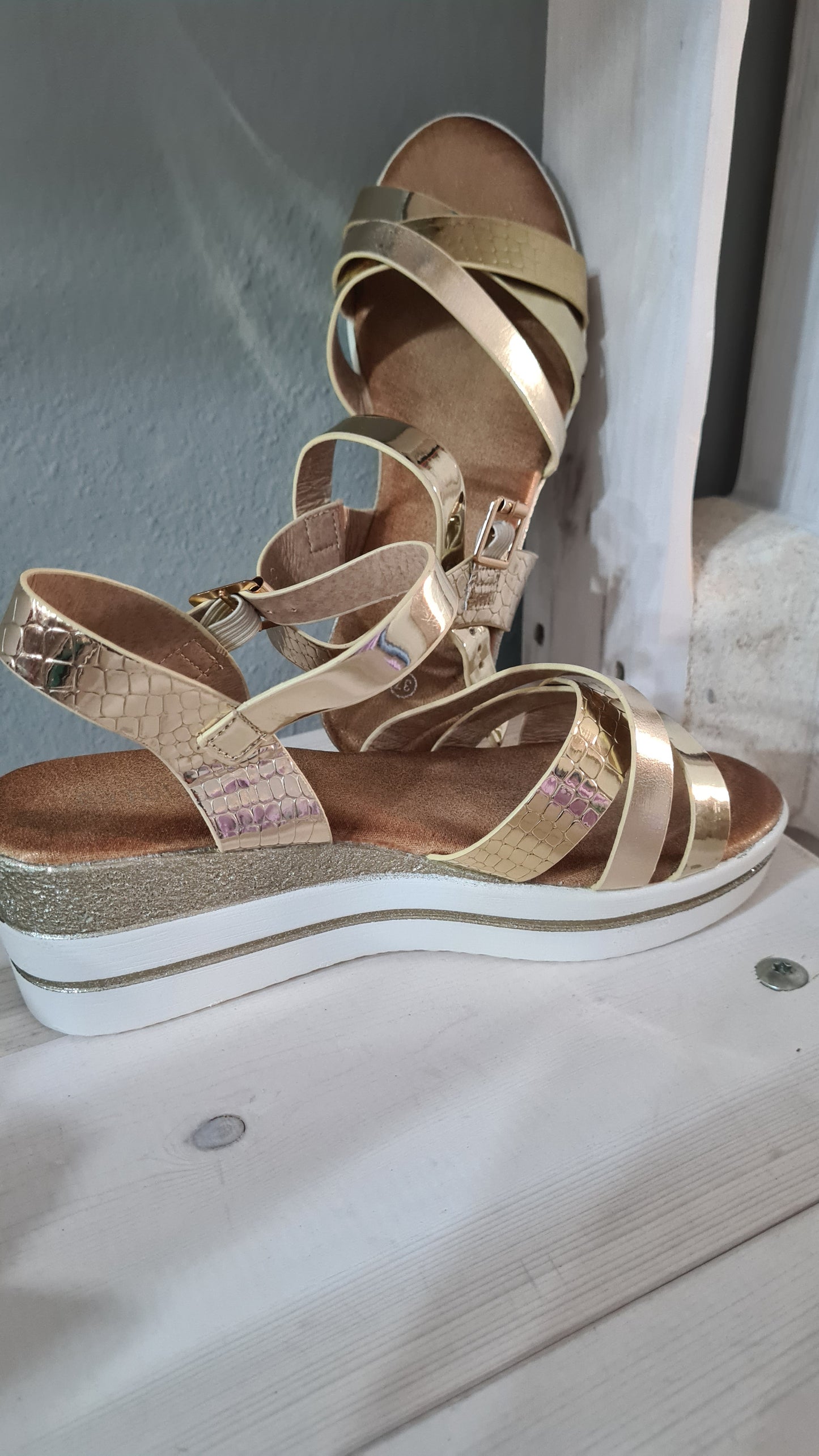 Sandali Eleganti Donna Dorati con Zeppa e Cinturino