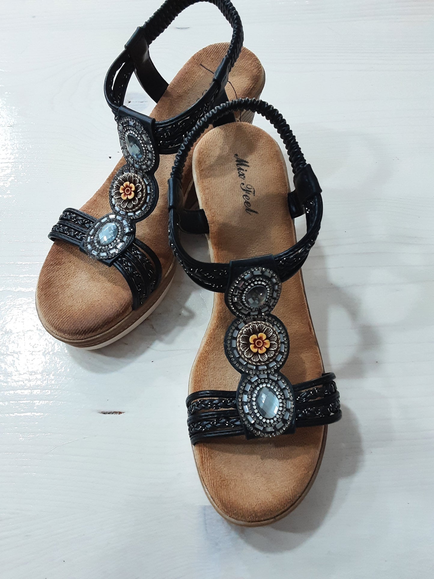Sandali Neri Donna Con Zeppa E Pietre Eleganti