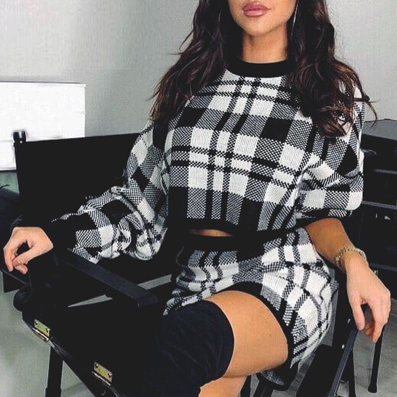 Completo Elegante da Donna in Due Pezzi per Ufficio: Maglione a Quadri, Crop Top a Maniche Lunghe e Gonna - Abito Sexy alla Moda