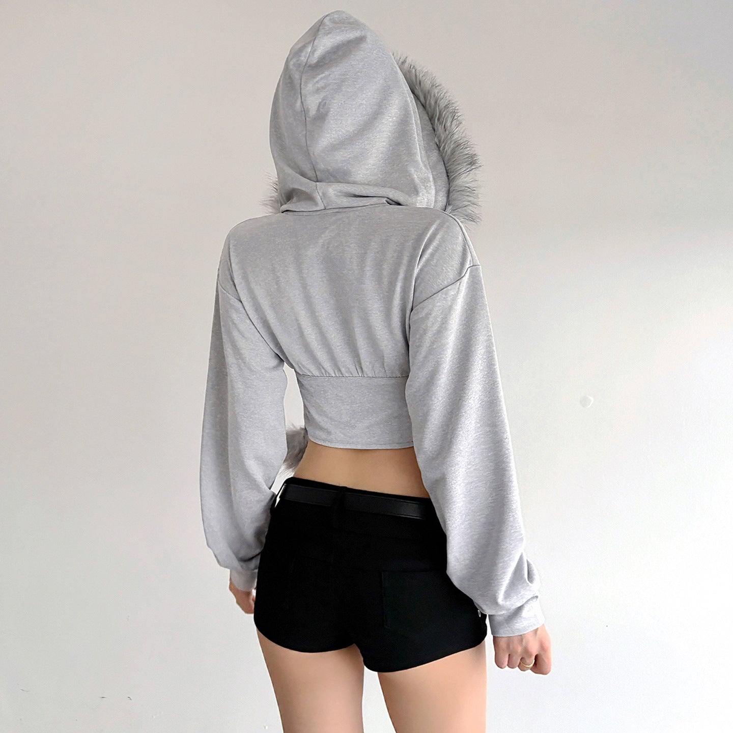Giacca Corta con Cappuccio e Colletto in Pelliccia Stile Streetwear