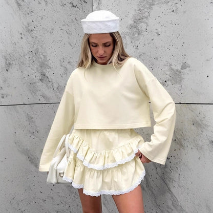 Completo Due Pezzi Donna con Maglia a Maniche Lunghe e Gonna Corta con Volant