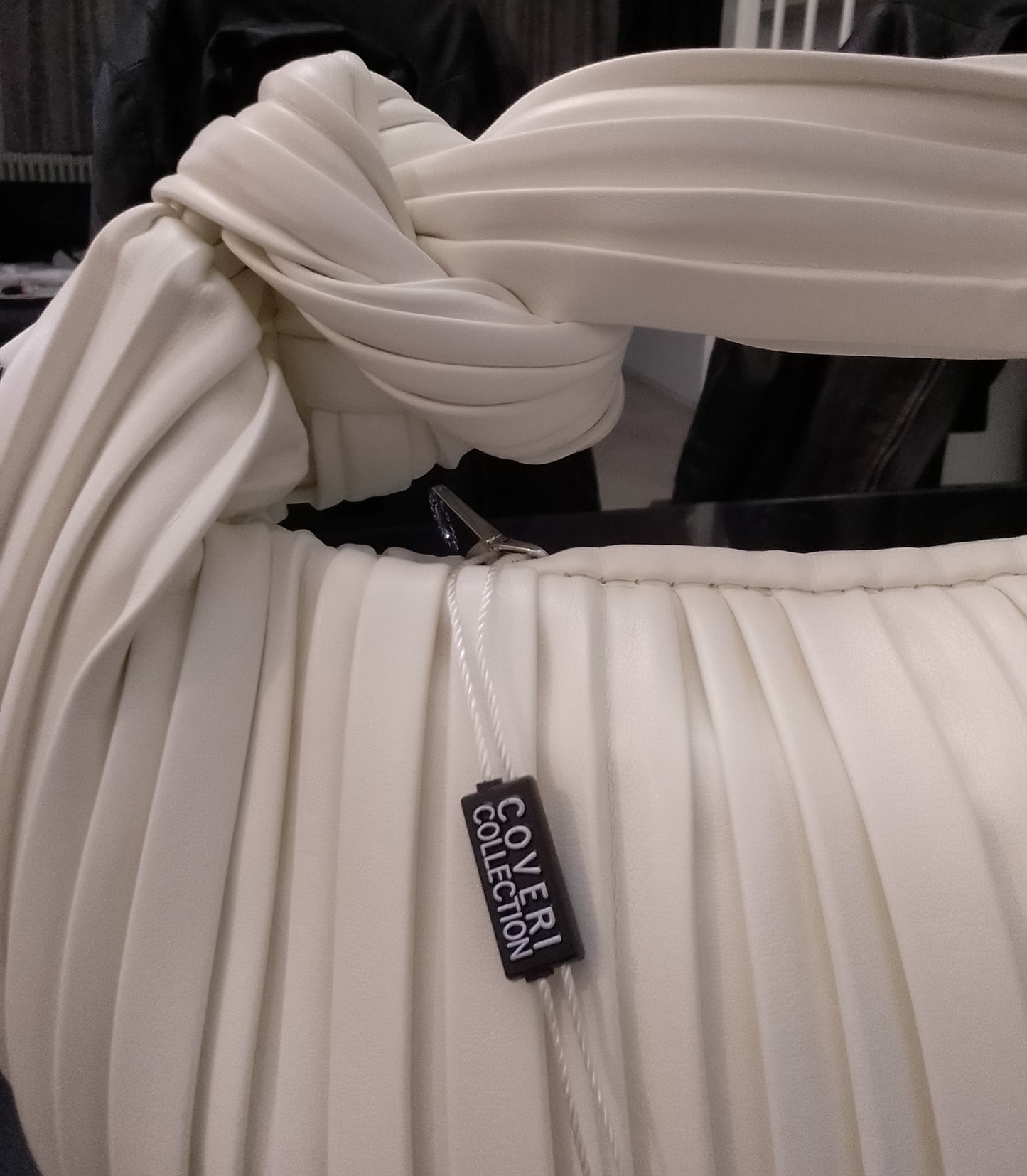 Elegante Borsa Coveri da Donna – Design Unico, Colore Bianco o Azzurro Chiaro